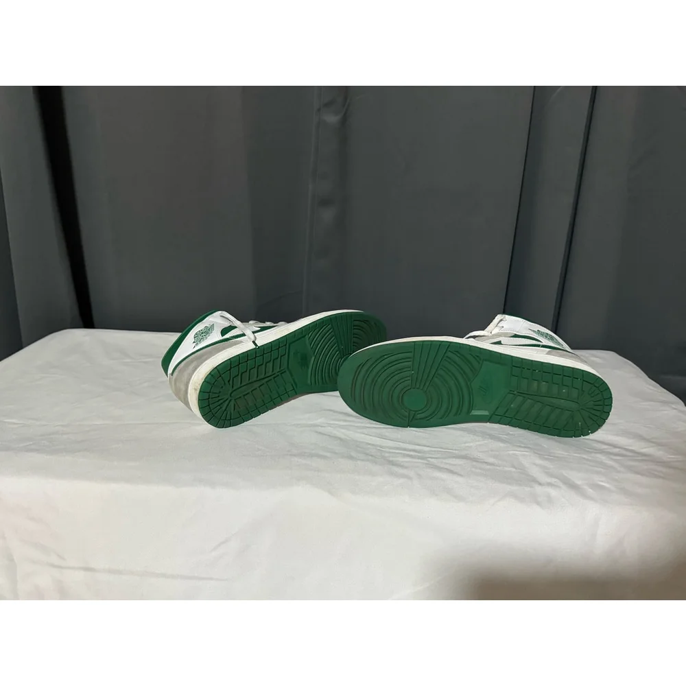 Jordan 1 Mid SE Grey Green